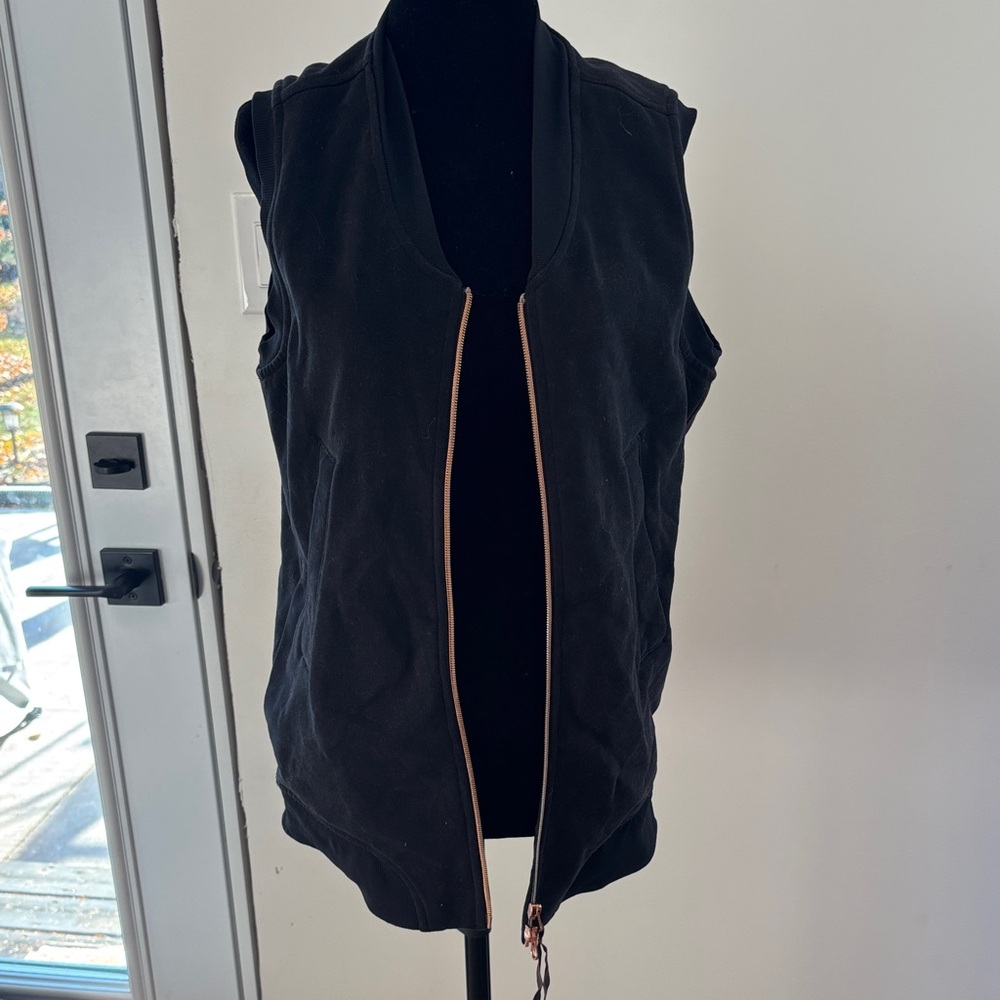 Lululemon Athletica Black Sleeveless Vest